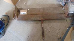 lot 88 image: Metal Brench Top Break