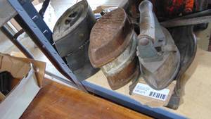 lot 91 image: Lot of Sad Iron and Parts