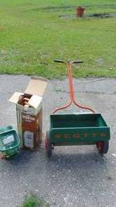 lot 105 image: Tank Sprayer, Hand Spaeder and Push Spaeder