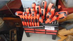 lot 113 image: Screwdriver and Bits Set