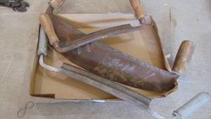 lot 119 image: 2- Draw Knifes and Half Moon Knife