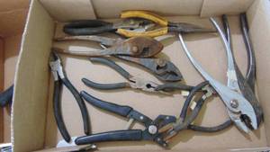 lot 136 image: Lot of Pliers