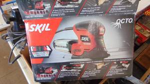 lot 175 image: Skill Corner Sander