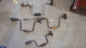 lot 183 image: Lot of Hand Drills
