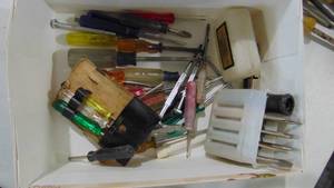 lot 219 image: Lot of Various Screwdrivers