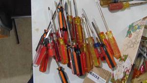 lot 220 image: Lot of Various Screwdrivers