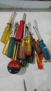 lot 221 image: Lot of Various Screwdrivers