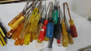 lot 222 image: Lot of Various Screwdrivers