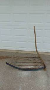 lot 227 image: Vintage Hand Hay Rake