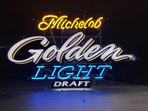 lot 117 image: Michelob Golden Light Draft neon