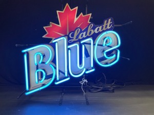 lot 78 image: Labatt Blue neon