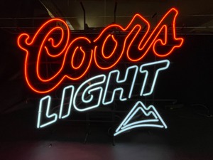 lot 121 image: Coors Light double stroke neon with mountain