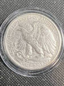 1942-D US WALKING LIBERTY HALF DOLLAR IN AIRTITE
