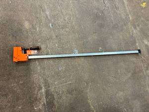 lot 3 image: Jorgensen 90 Degree Parallel Steel Bar Clamp