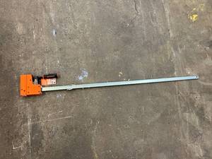 lot 5 image: Jorgensen 90 Degree Parallel Steel Bar Clamp