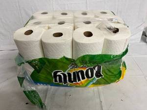 lot 18 image: 12 Bounty Double Rolls of Paper Towels