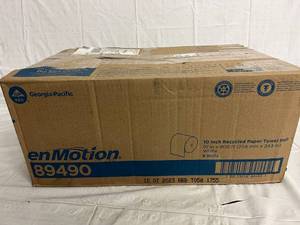 lot 21 image: 6 Rolls of Recycled Paper Towels