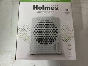 lot 37 image: Holmes Air Purifier