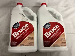 lot 44 image: 2 Bottles of Bruce Hardwood and Laminate Floor Cleaner