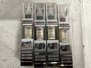 lot 54 image: 4 Duplicolor Scratch Fix All-in-1 Pens - Ford White