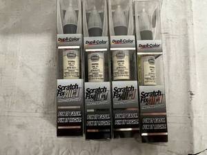 lot 55 image: 4 Duplicolor Scratch Fix All-in-1 Pens - Ford White