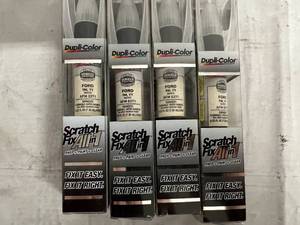 lot 56 image: 4 Duplicolor Scratch Fix All-in-1 Pens - Ford White