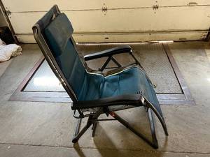 lot 154 image: Blue and Gray Timber Ridge Lounging Lawn Chair