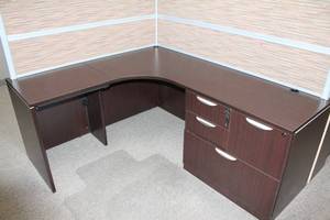 lot 30 image: The L-shaped Workstation with 2 Desk Modules including Two Locking 3-drawer Units
