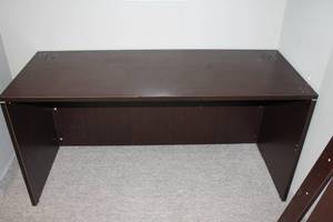 lot 32 image: Espresso Desk Shell