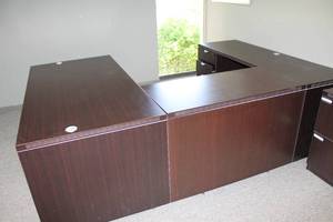lot 57 image: U-shaped Workstation with 2 modules