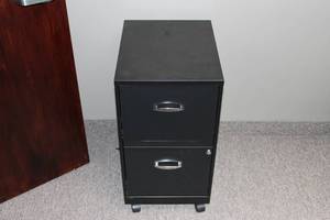 lot 64 image: Small 2-Drawer Filing Cabinet