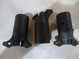 lot 11 image: 3 Adapters 7-Pin to 4-Pin