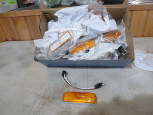 lot 79 image: 18 ClearanceMarker Lights