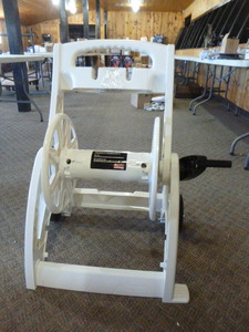 lot 100 image: Suncast Hose Reel