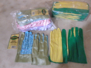 lot 114 image: 2 Dozen Garden Gloves