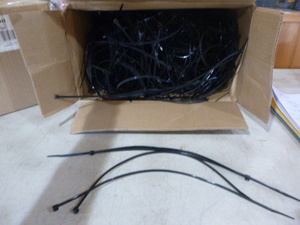 lot 115 image: Box of CableZip Ties