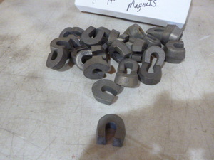 lot 124 image: 30 Horseshoe Magnets