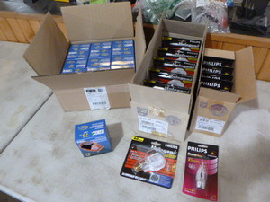 lot 136 image: Lot of Light Bulbs