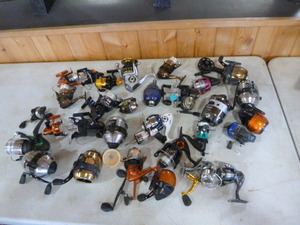 lot 161 image: Box of Damaged Reels