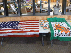 lot 189 image: US Flags and Banners