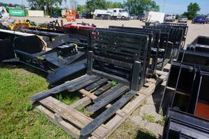 lot 22 image: Brand New Made In America Universal Mount Bobcat Skid Loader Skid Steer Pallet Fork Attachment