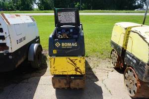 lot 18 image: 2015 Bomag Model BMP 8500 Trench Compactor