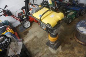 lot 30 image: Loncin Jumping Jack Plate Packer