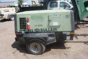 lot 17 image: 2016 Sullair Model D210PH02SB 185 CFM Tow Behind Air Compressor