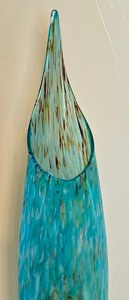 lot 6 image: Willsea OBrien Hand Blown Art Glass Vase