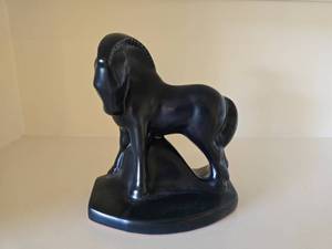 lot 120 image: Moody Black Decorative Options
