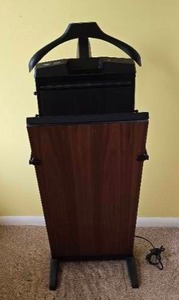 lot 122 image: Mens Electric Trouser PressSuit Valet