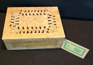 lot 126 image: John Richard Collection Marble Storage Box