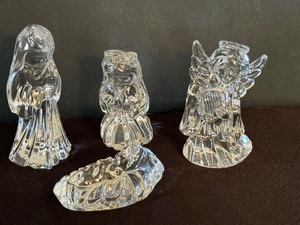 lot 45 image: Waterford Marquis Crystal Nativity Figurines
