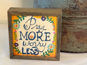 lot 70A image: Cute Home Decor Items
